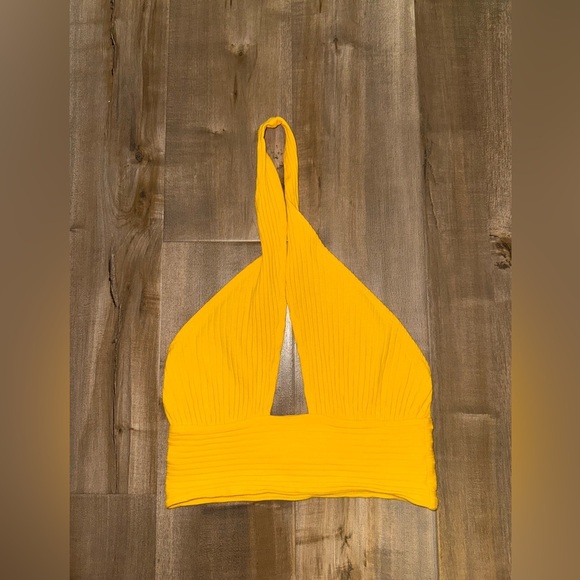 Callahan Knitwear Mimi Halter Crop Top in Yellow Size Small - Picture 4 of 8